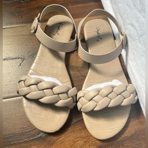 Qupid Nude/Cream Color Women’s Sandals With Braided Strap Brand New With Box